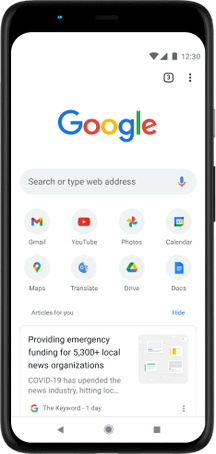 Telefón Pixel 4 XL s obrazovkou zobrazujúcou vyhľadávací panel Google.com, obľúbené aplikácie a navrhované články.